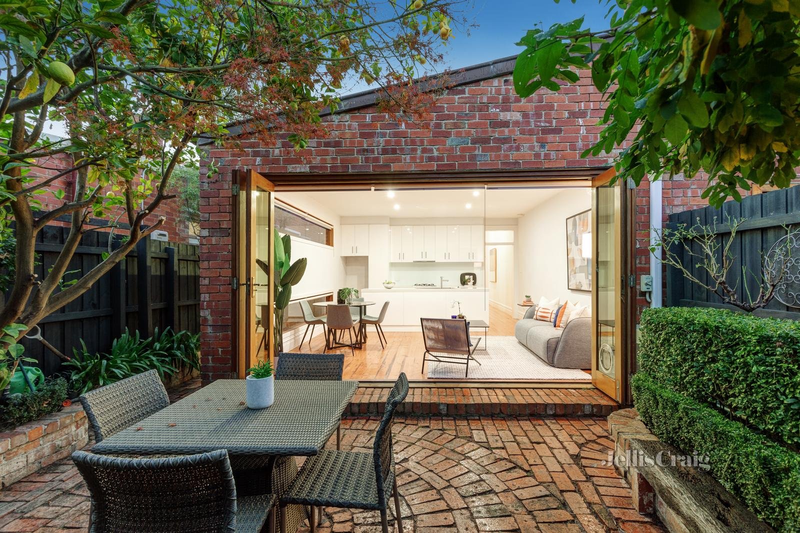 8 Gladstone Street, Prahran image 7
