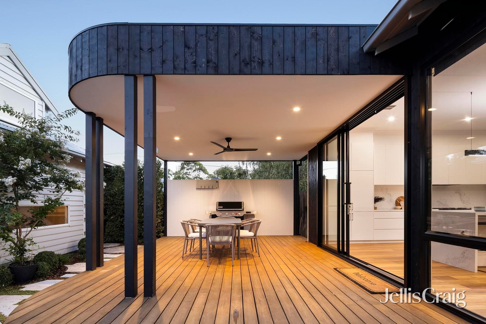 8 Glanfield Street, Northcote image 3