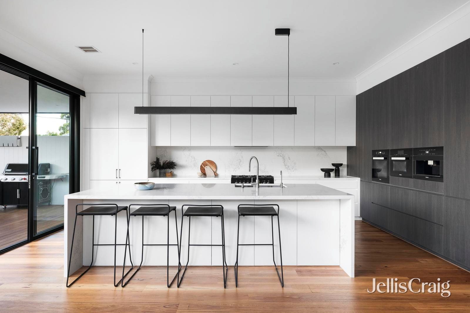 8 Glanfield Street, Northcote image 5