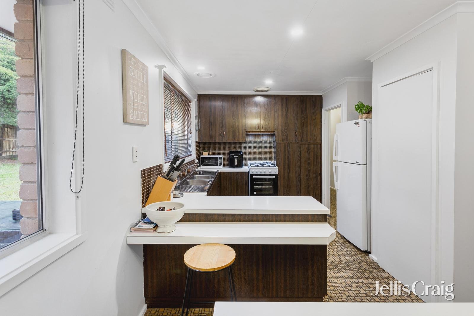 8 Glen Valley Court, Greensborough image 3