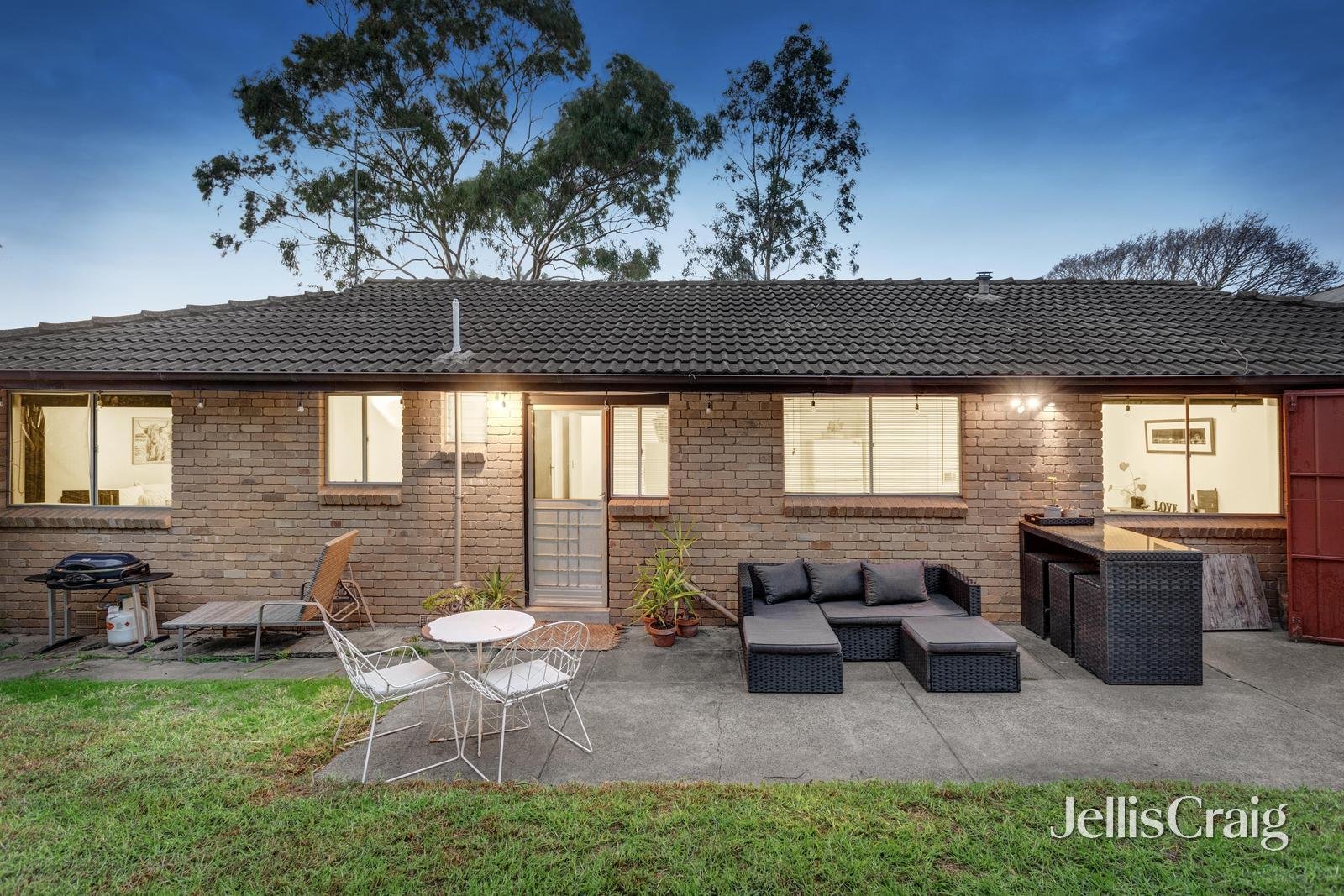 8 Glen Valley Court, Greensborough image 10