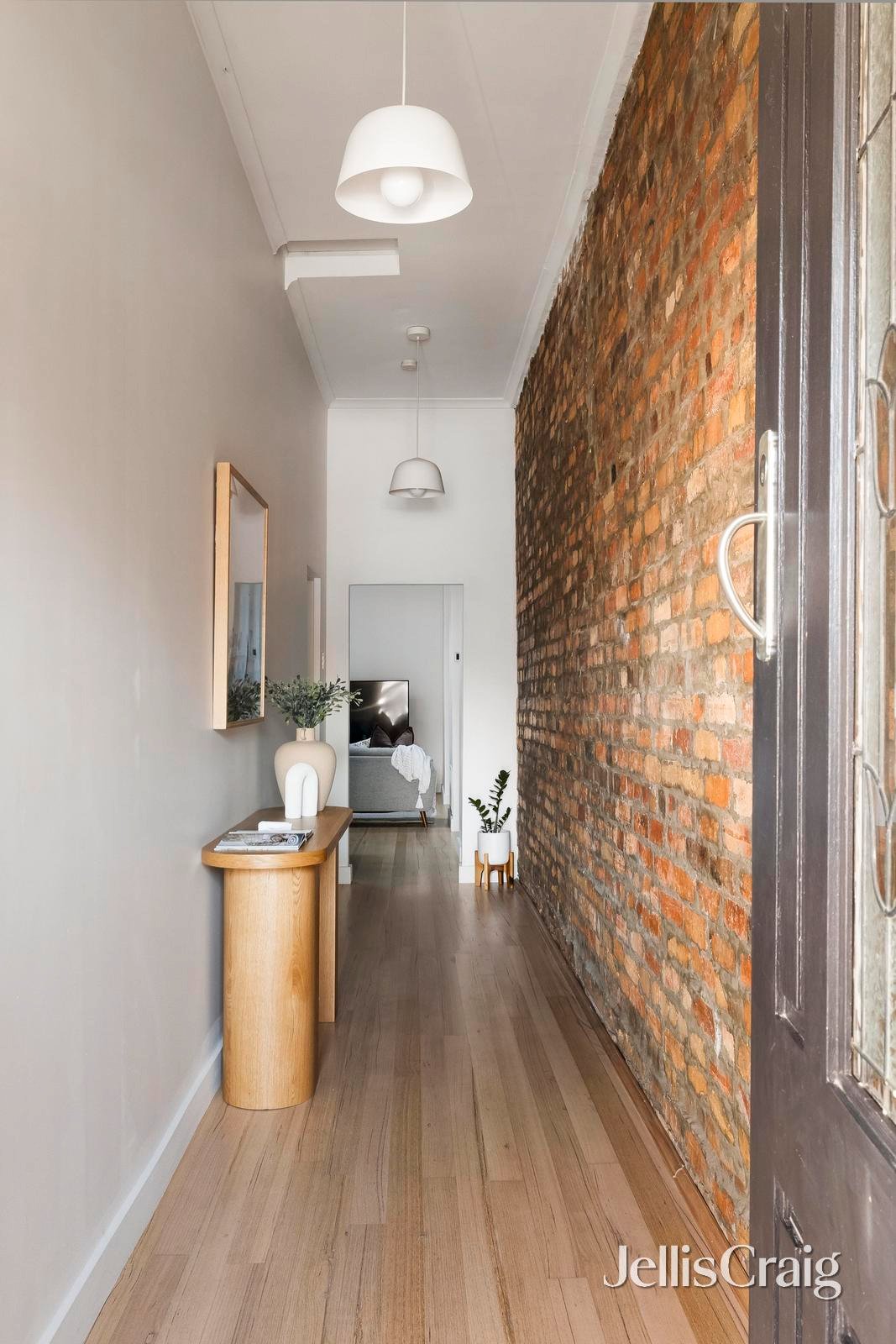 8 Gordon Grove, Northcote image 2