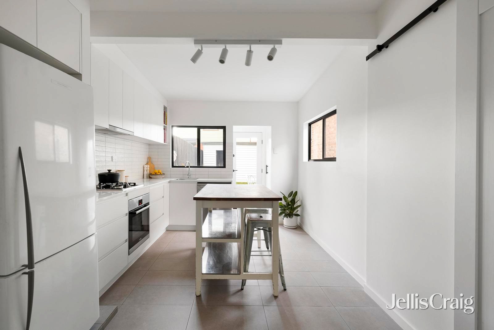 8 Gordon Grove, Northcote image 8