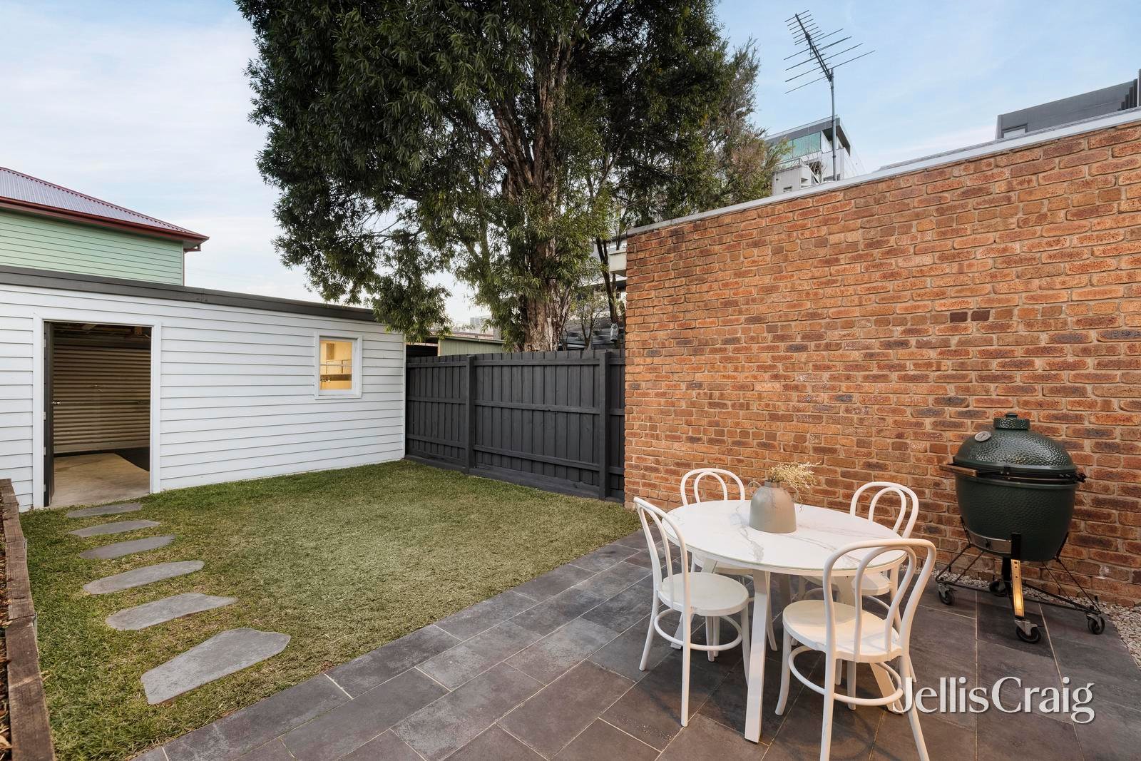 8 Gordon Grove, Northcote image 12