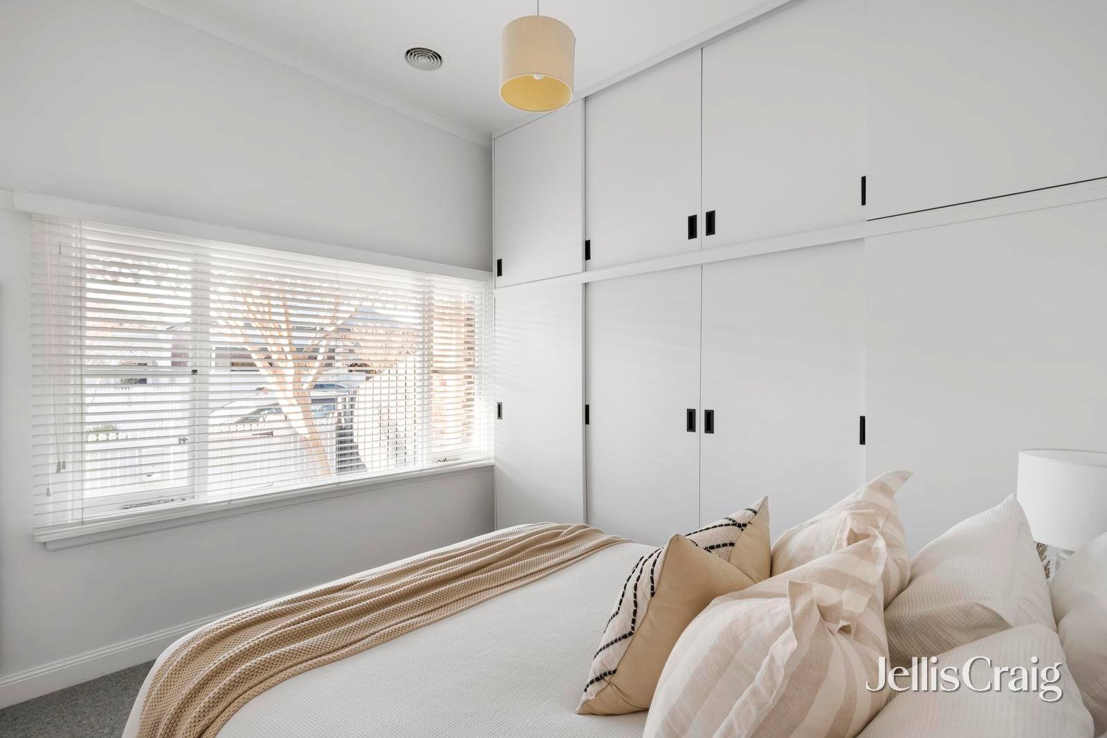 8 Gordon Grove, Northcote image 13