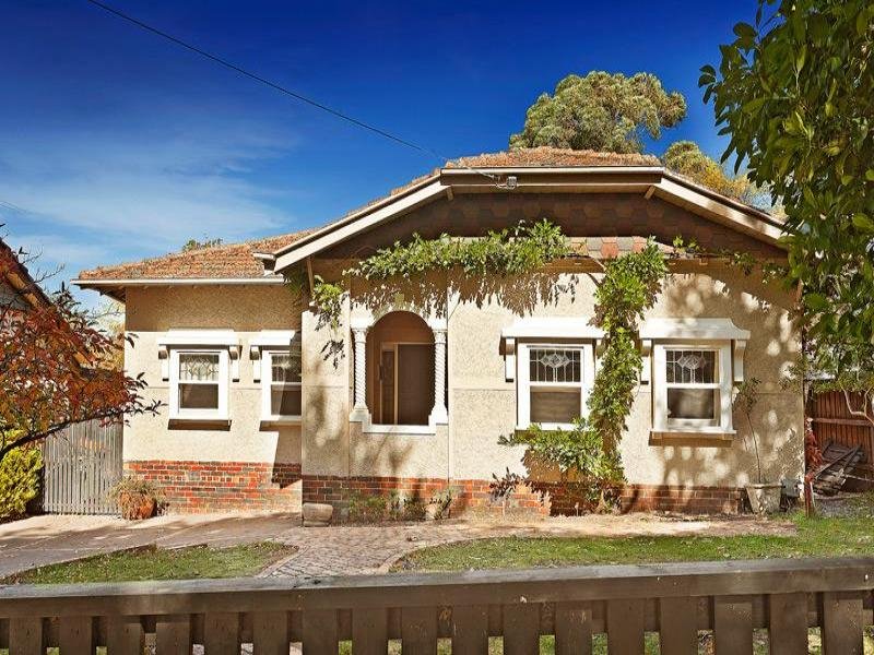 8 Gordon Street, Deepdene image 1