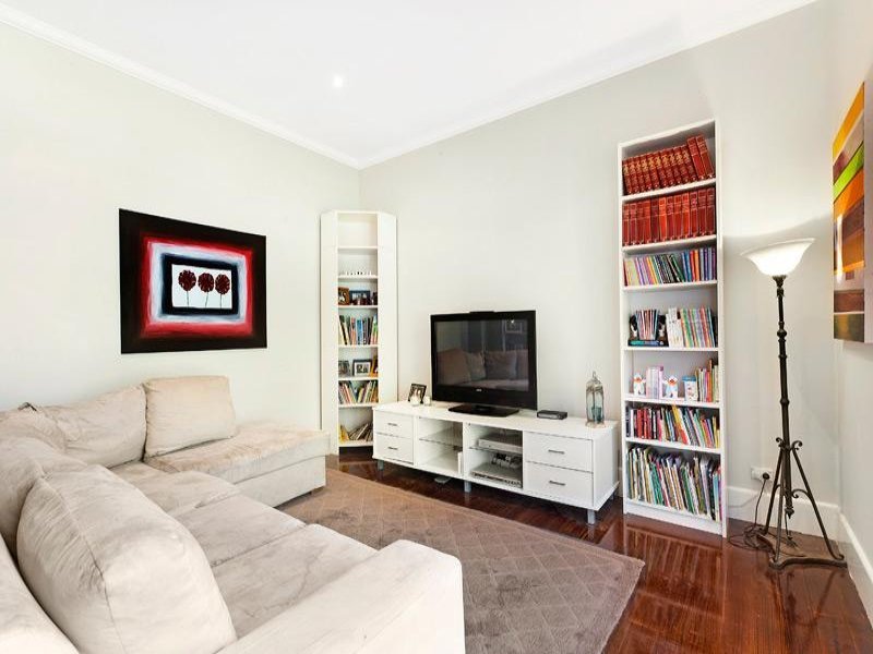 8 Gordon Street, Deepdene image 4