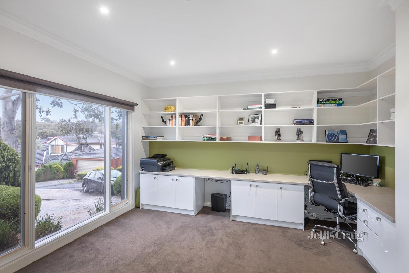 8 Greenview Court, Greensborough image 12