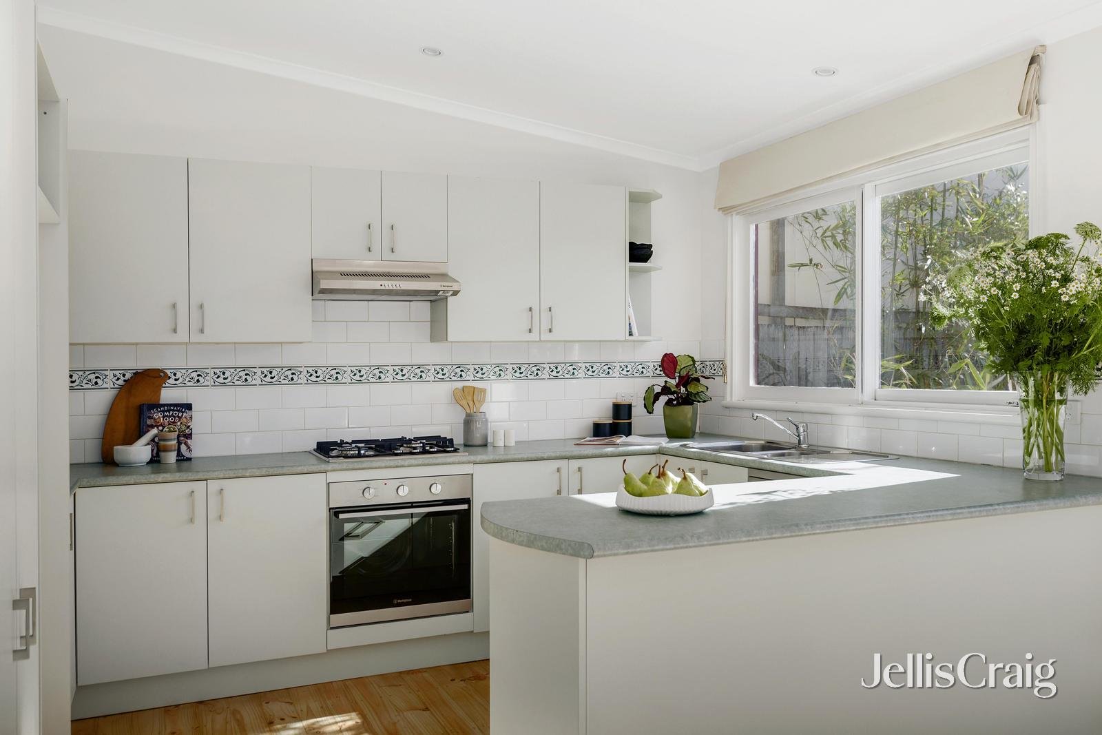 8 Grosvenor Street, Balaclava image 4