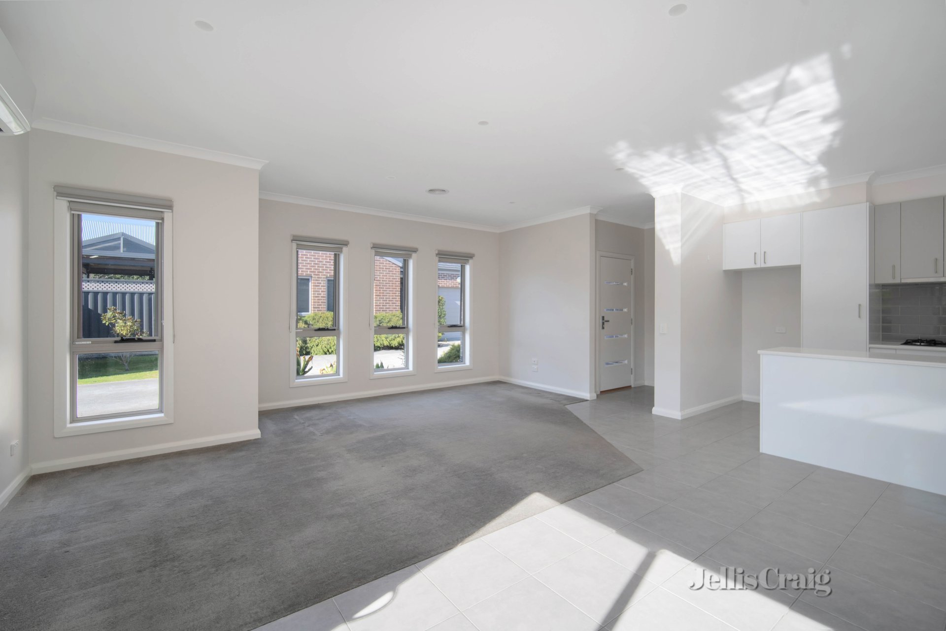 8 Gumview Close, Brown Hill image 2