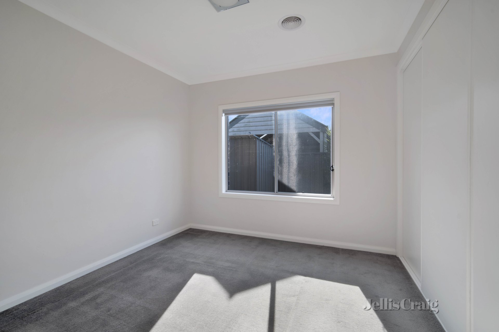8 Gumview Close, Brown Hill image 5