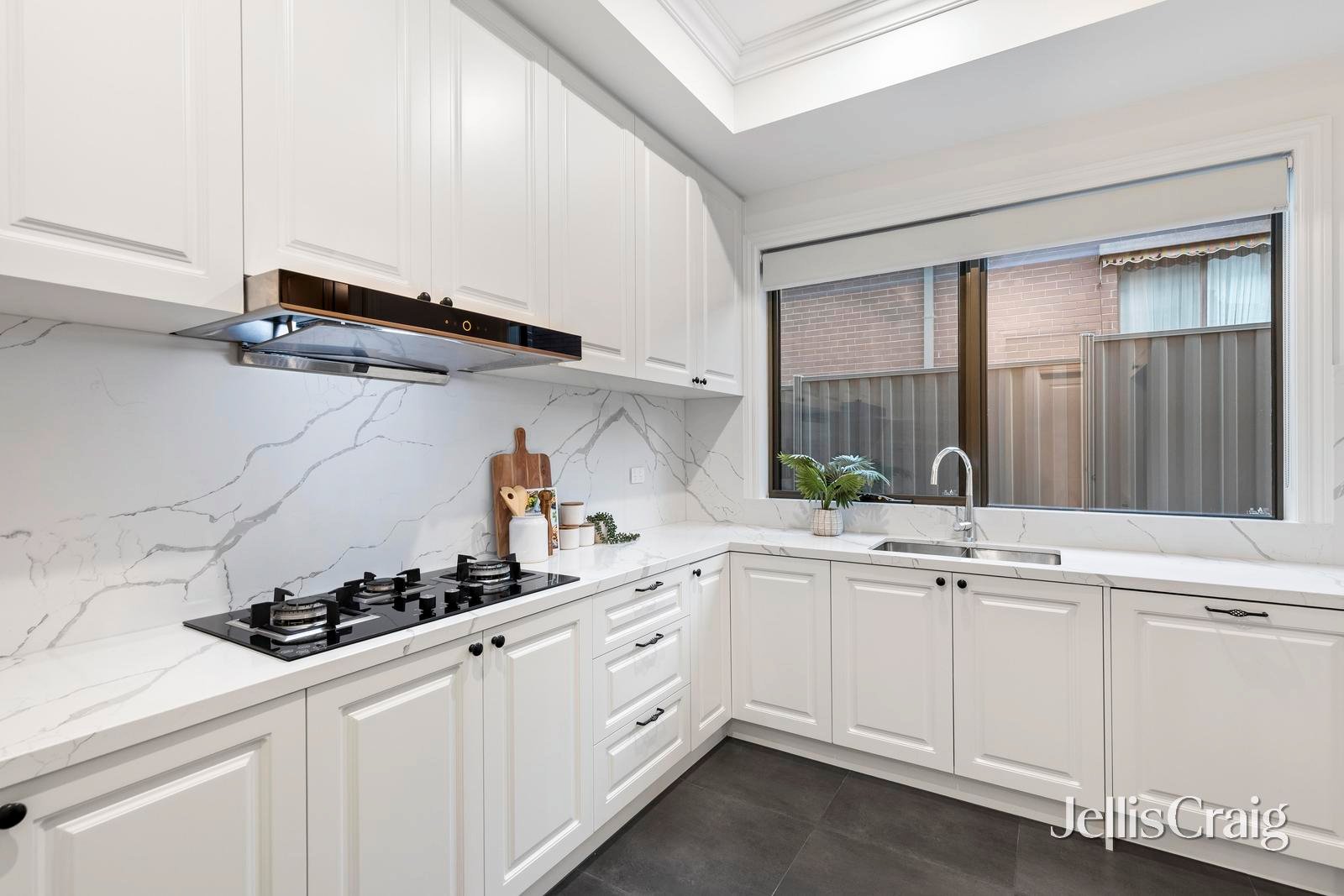 8 Gymea Court, Glen&nbsp;Waverley image 4