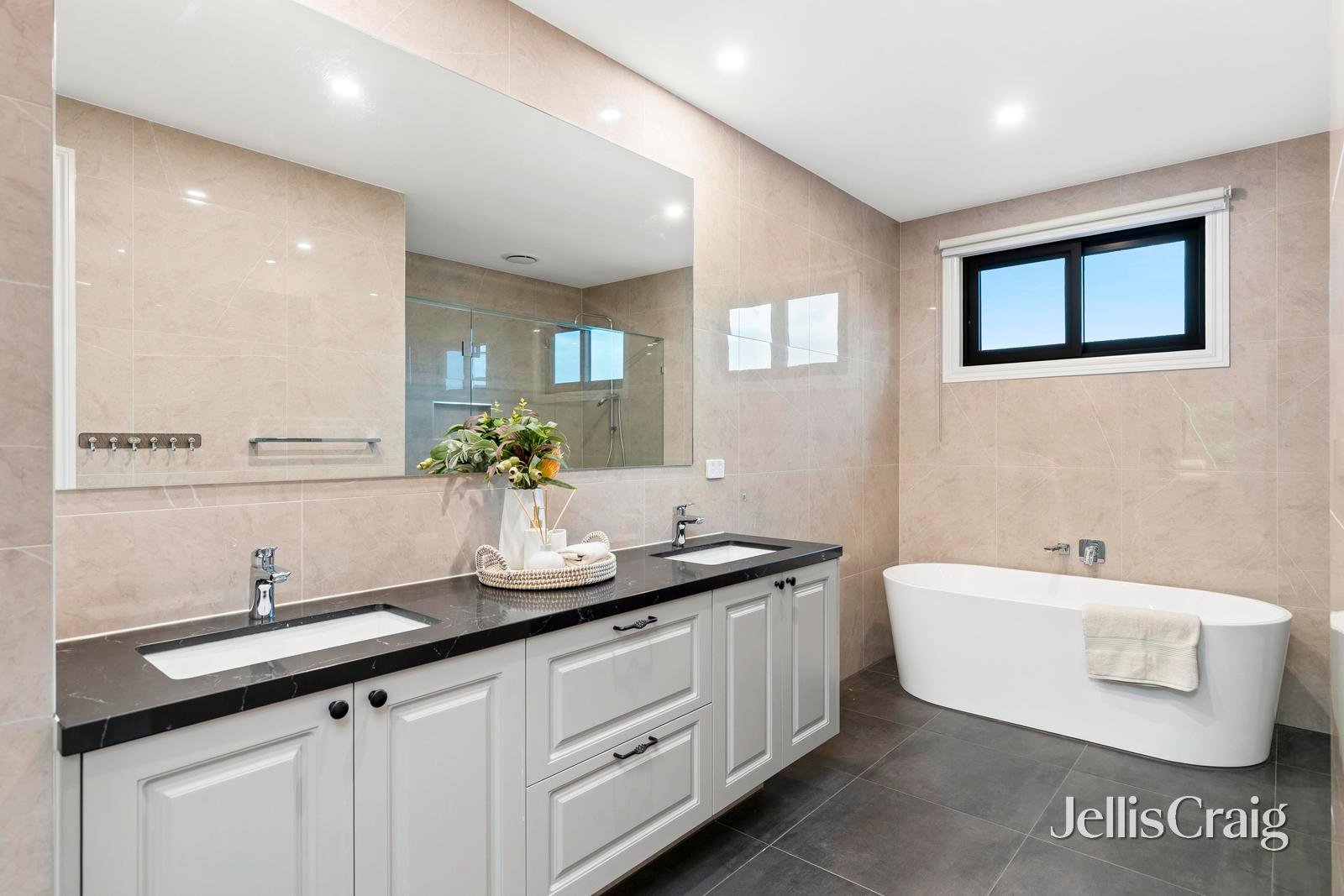 8 Gymea Court, Glen&nbsp;Waverley image 11