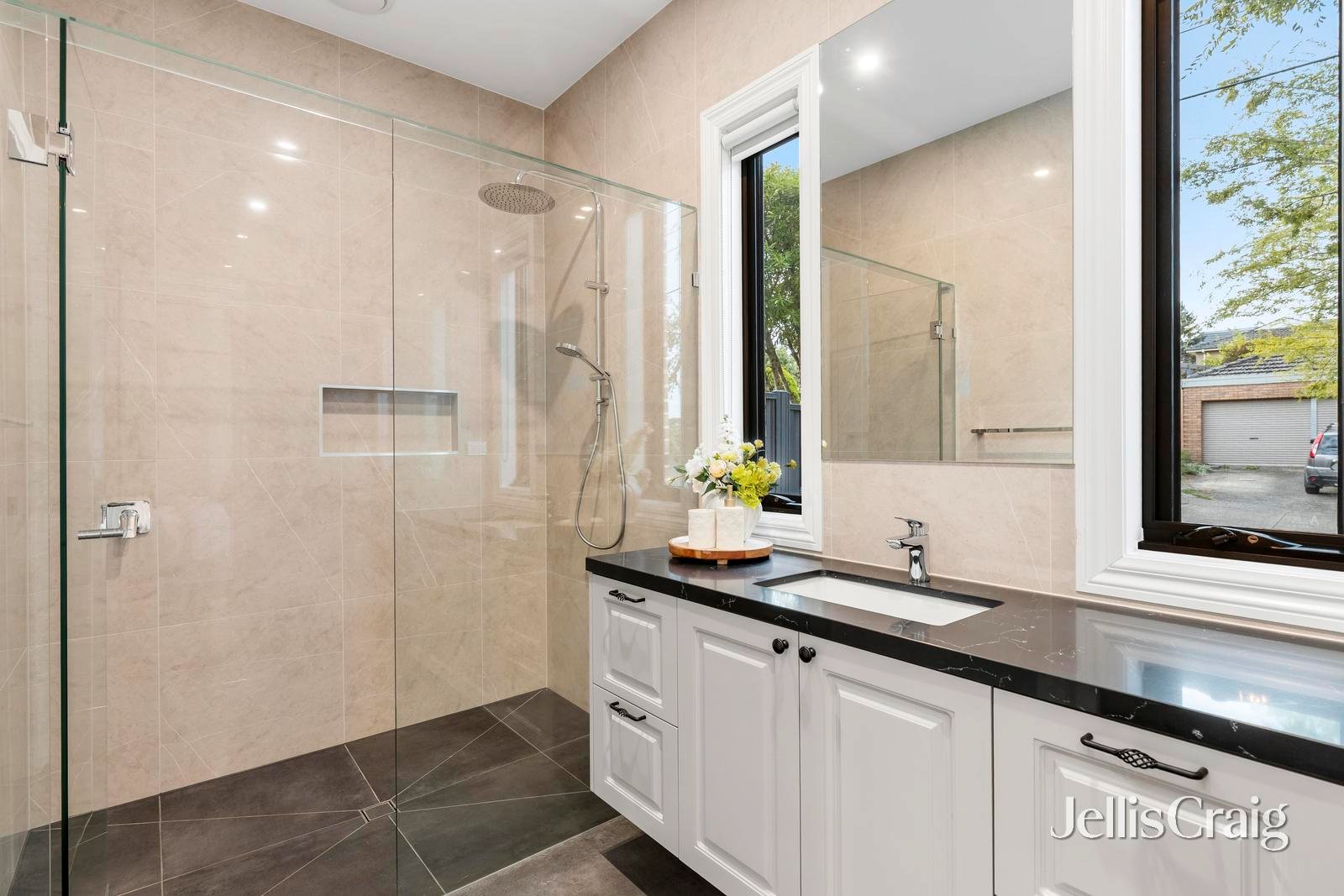 8 Gymea Court, Glen&nbsp;Waverley image 16