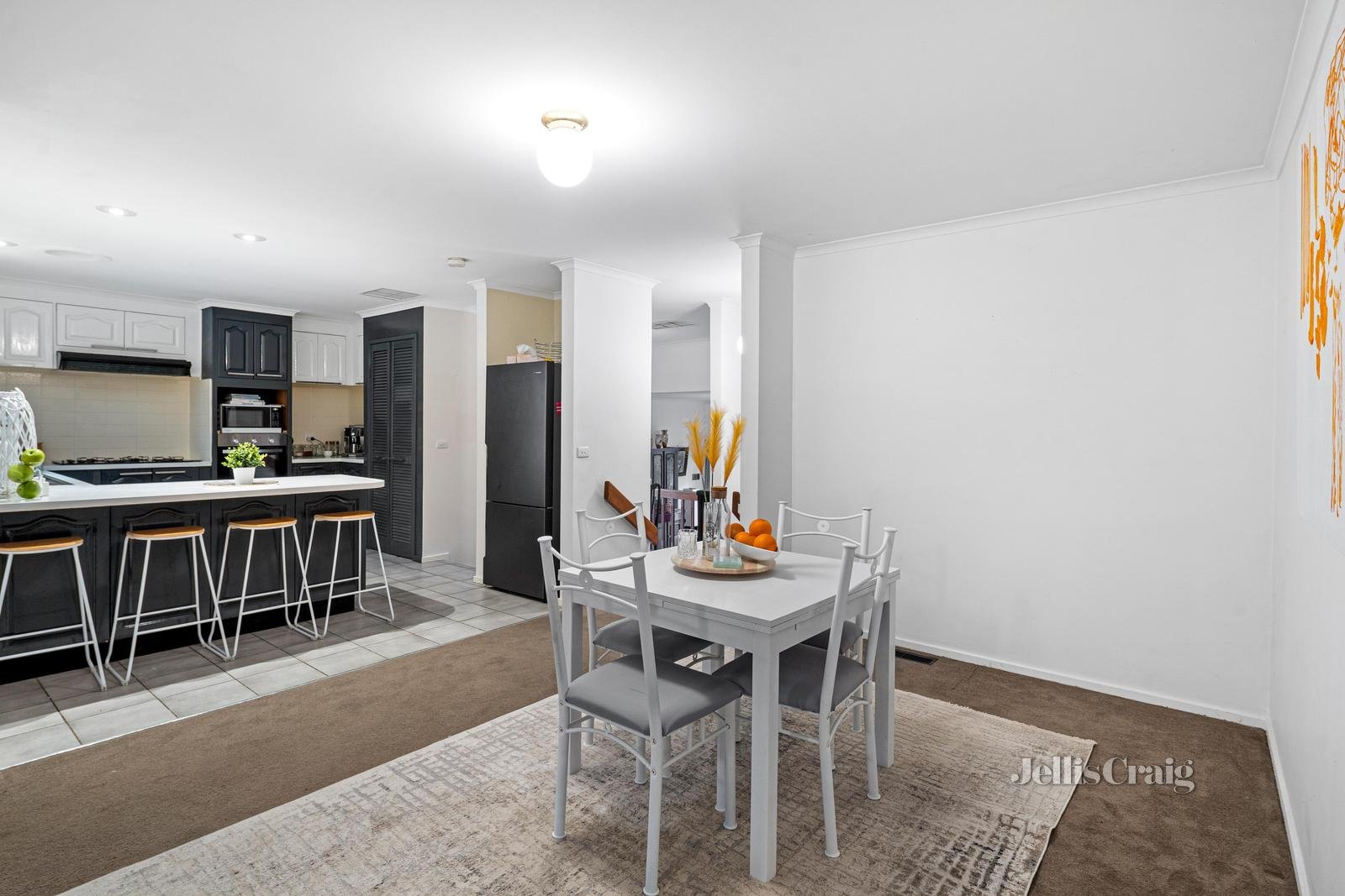 8 Haddon Court, Mitcham image 5