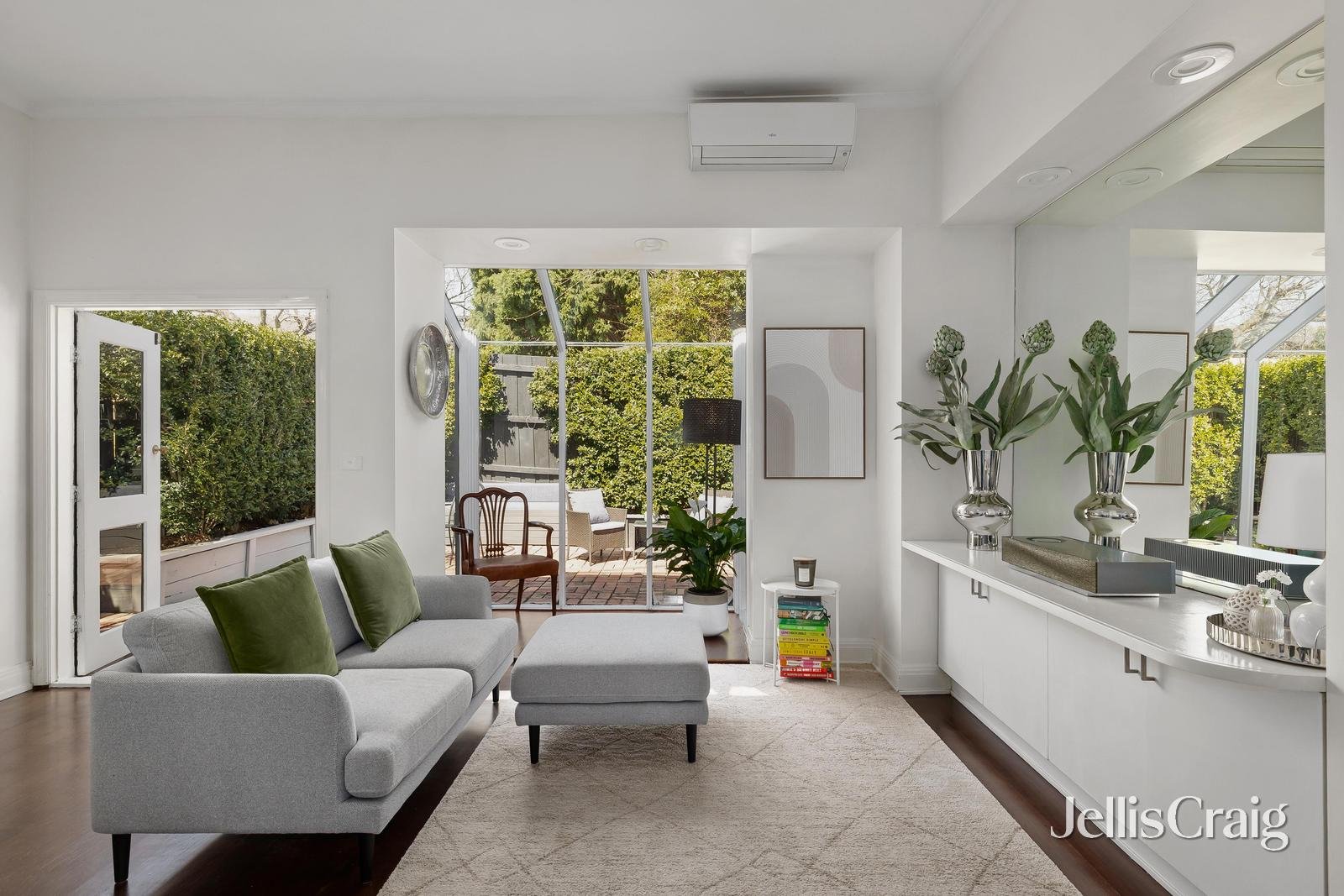 8 Hallcroft Place, Hawthorn&nbsp;East image 2