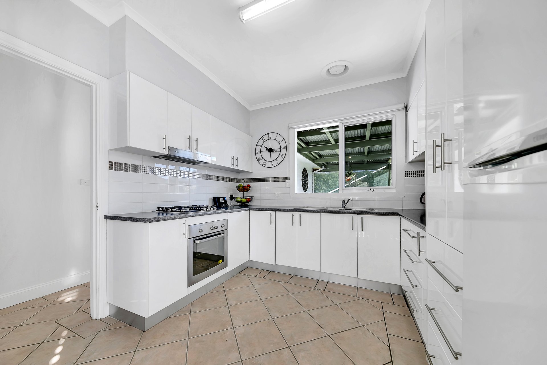 8 Hamlyn Avenue, Hamlyn Heights image 4