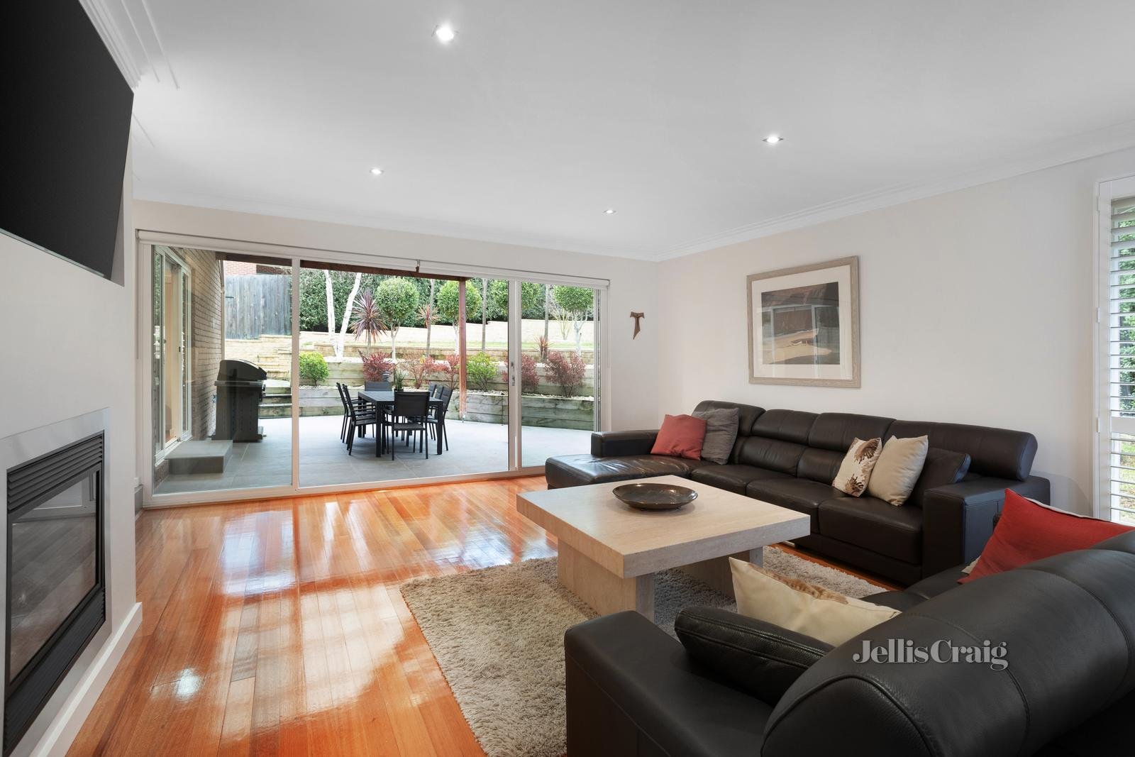 8 Hanwell Court, Glen Waverley image 4