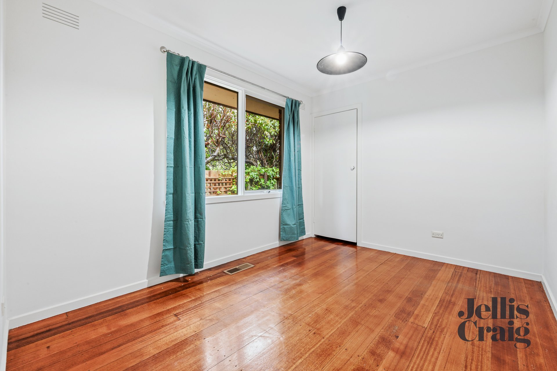 8 Harley Place, Wheelers Hill image 8