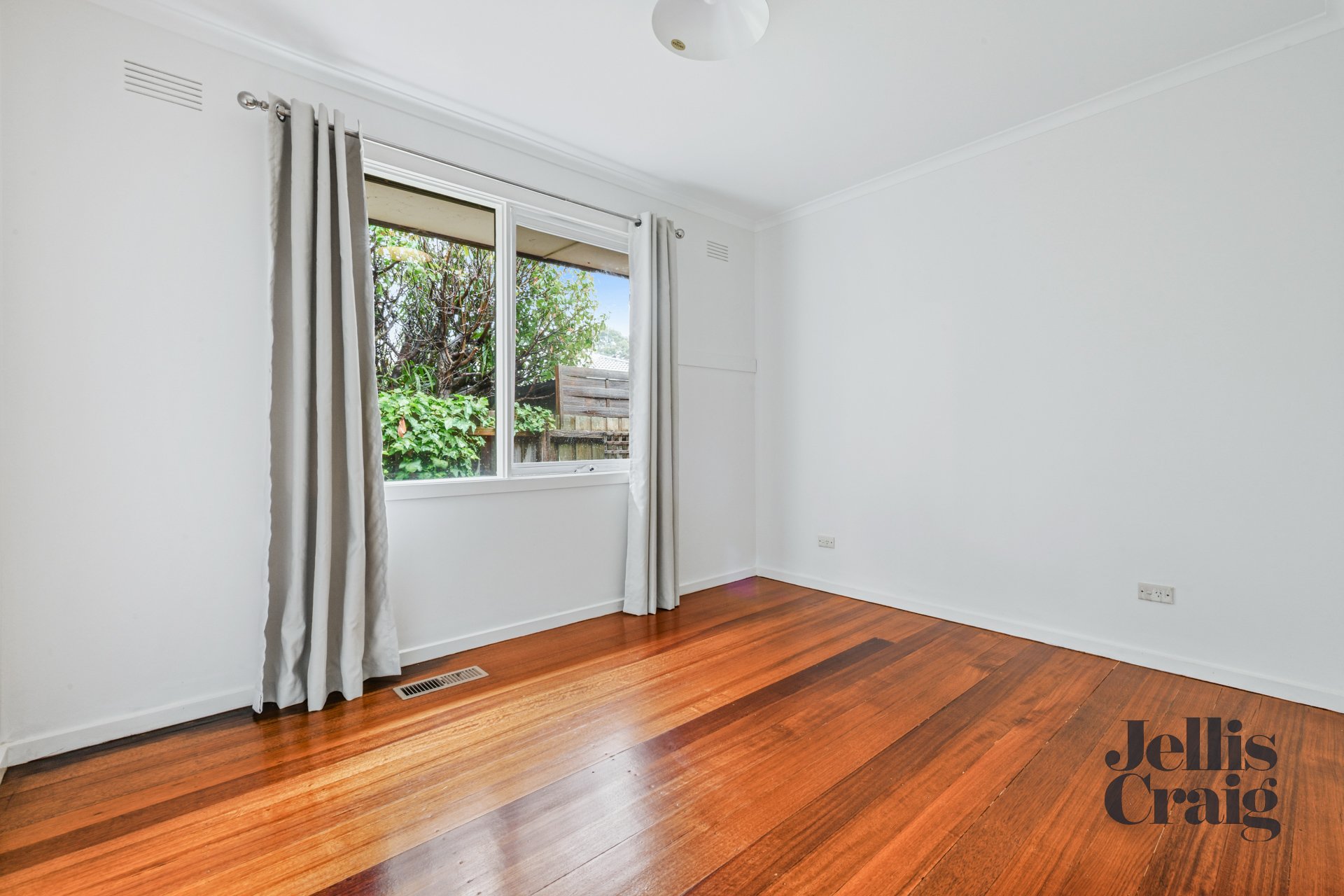 8 Harley Place, Wheelers Hill image 10