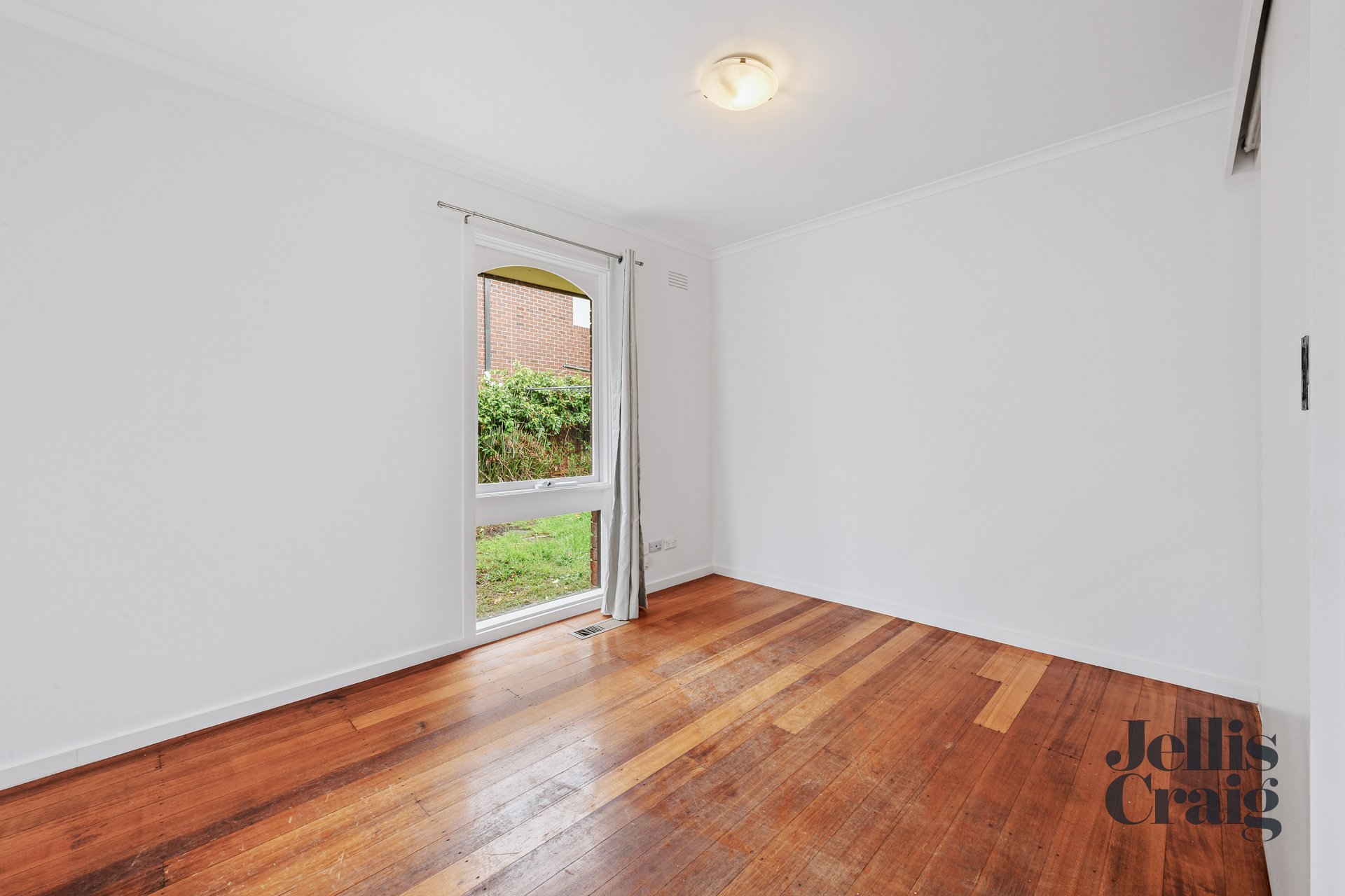 8 Harley Place, Wheelers Hill image 12