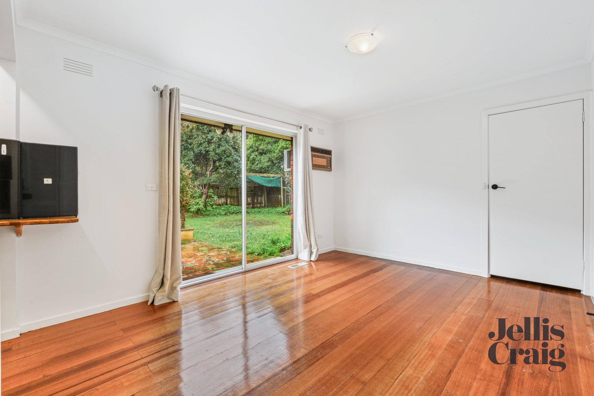 8 Harley Place, Wheelers Hill image 6