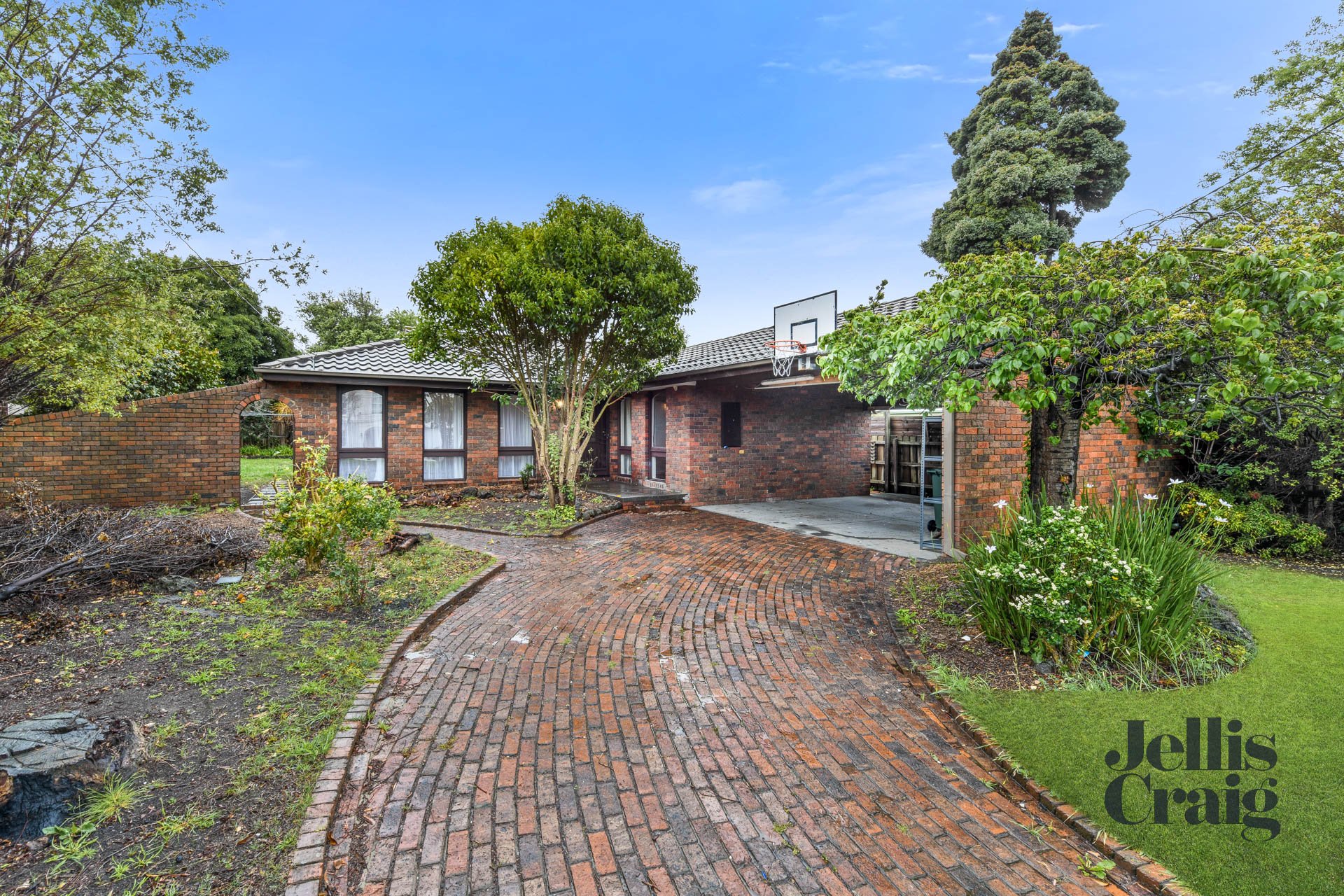 8 Harley Place, Wheelers Hill image 14