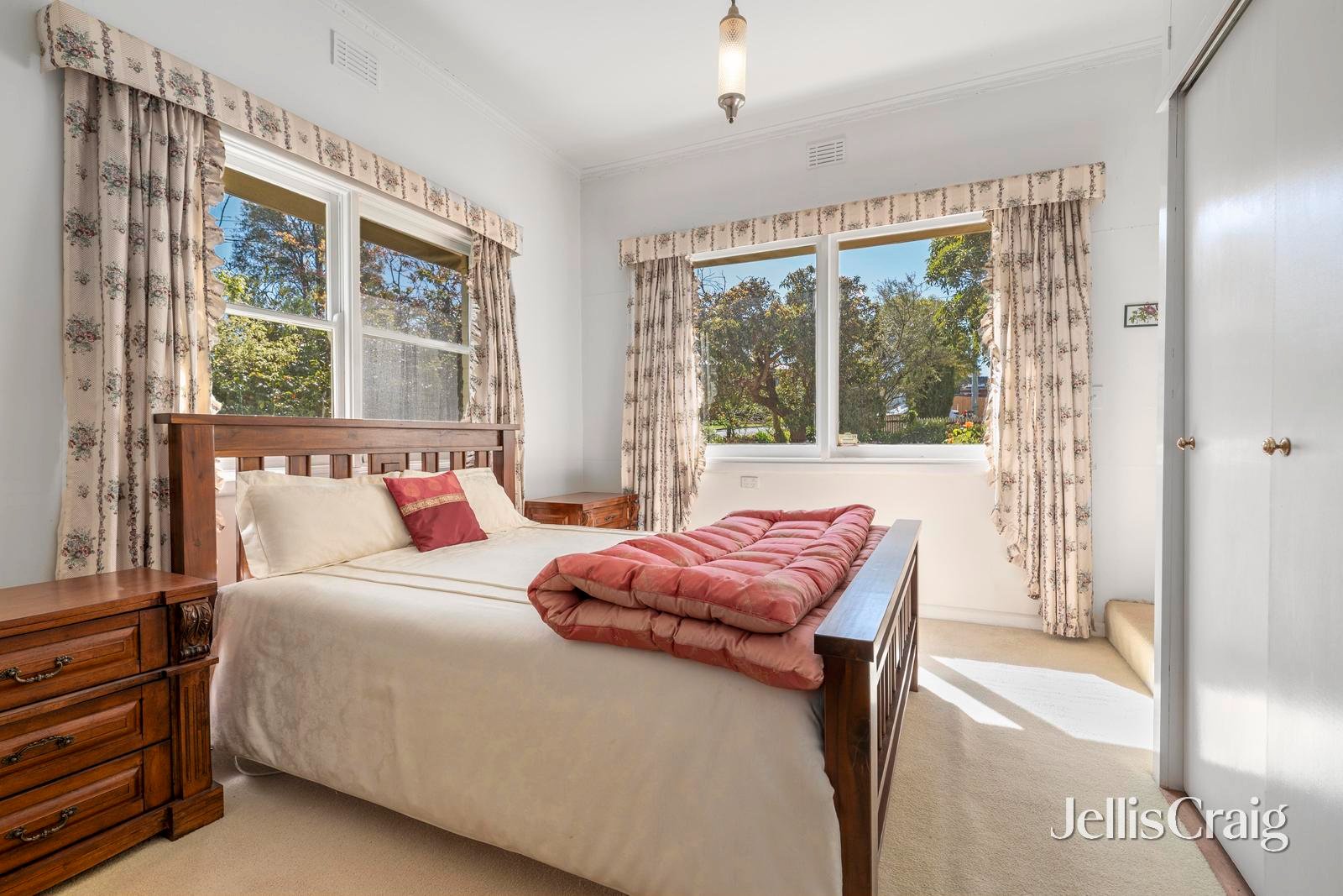 8 Harry Court, Mount Waverley image 8