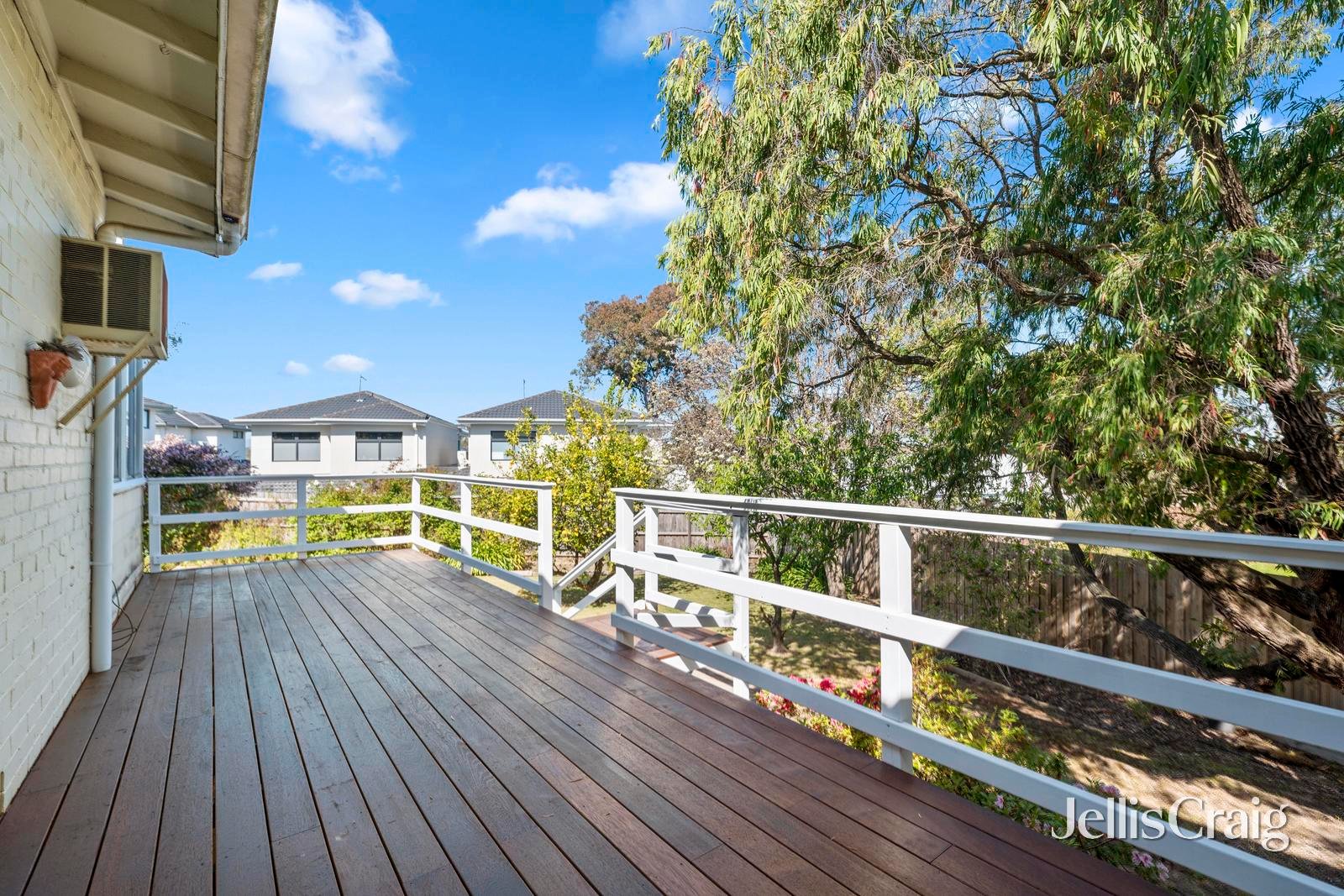 8 Harry Court, Mount Waverley image 11