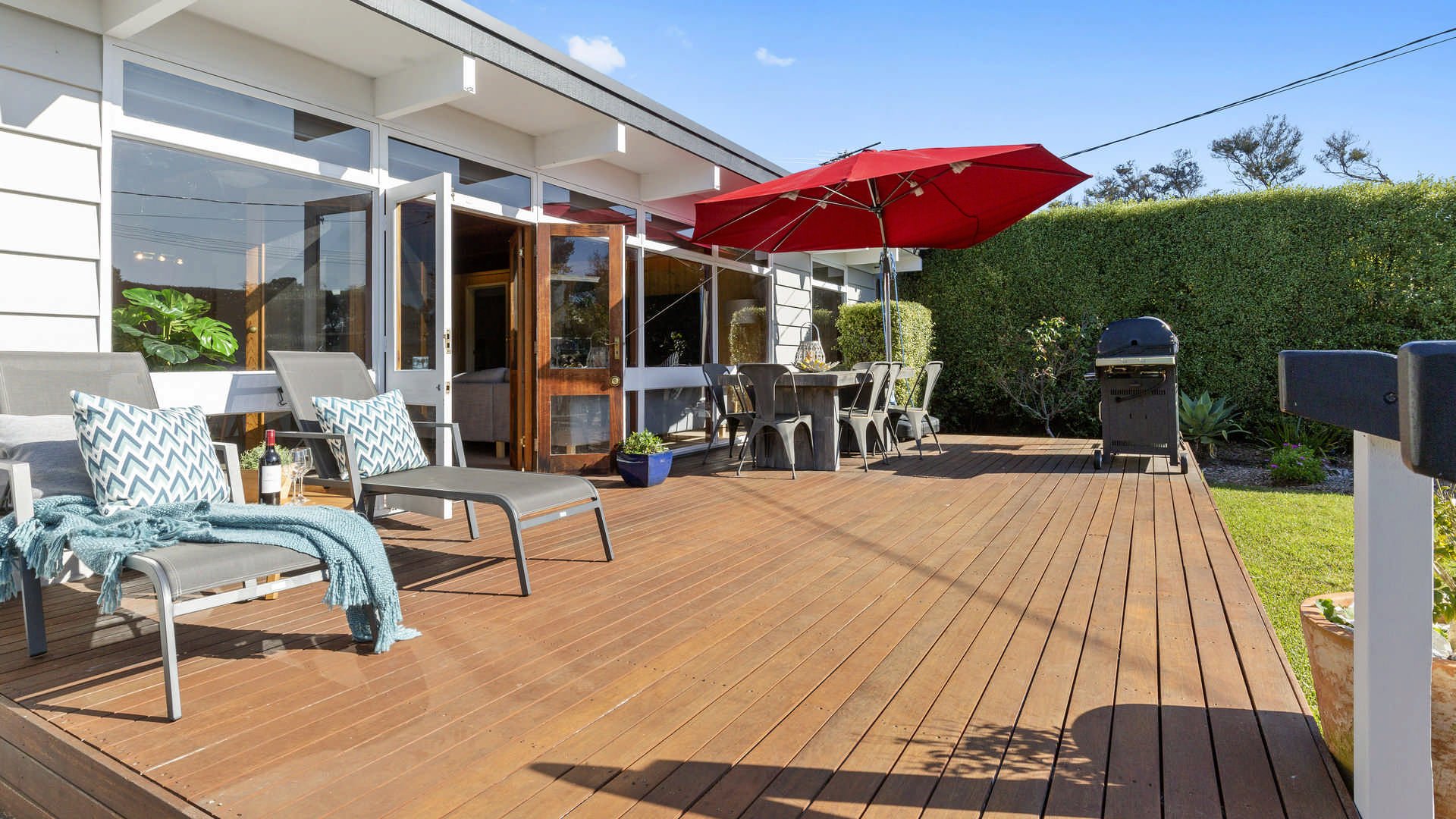 8 Hawaii Court, Rye image 14