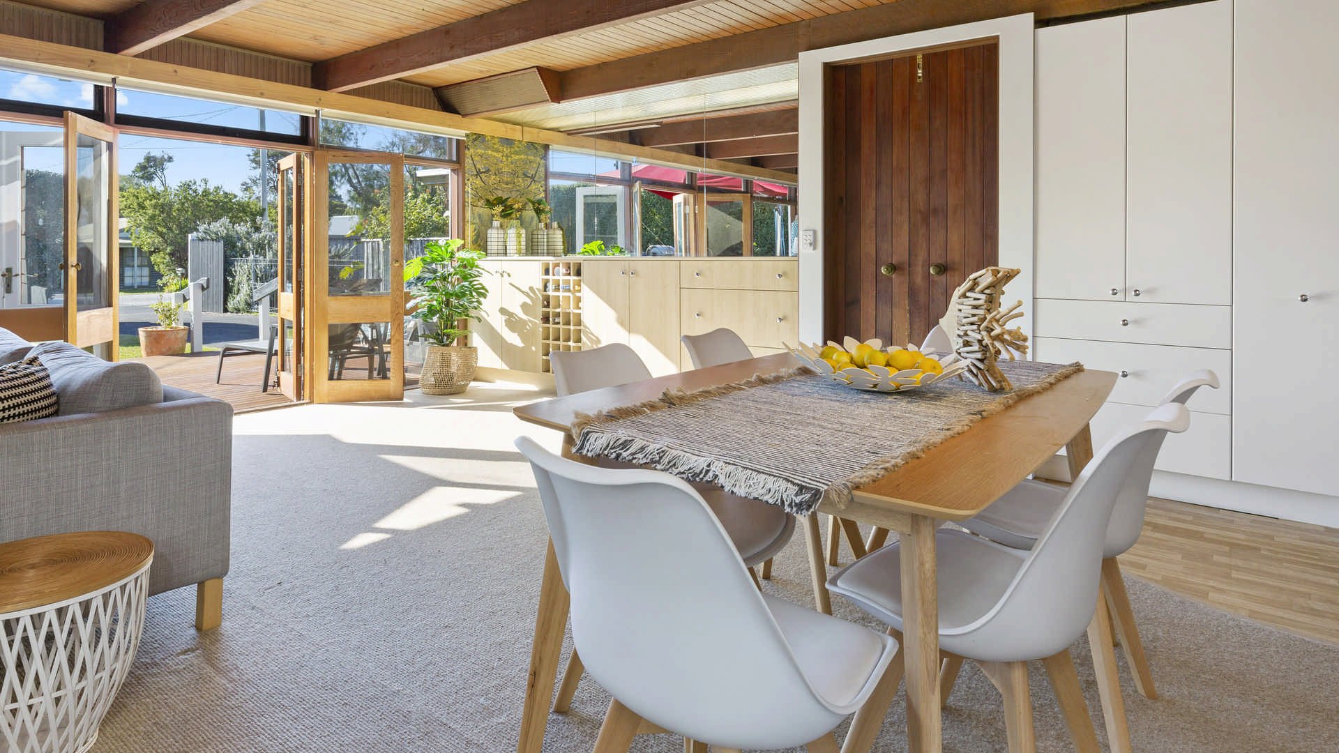8 Hawaii Court, Rye image 22
