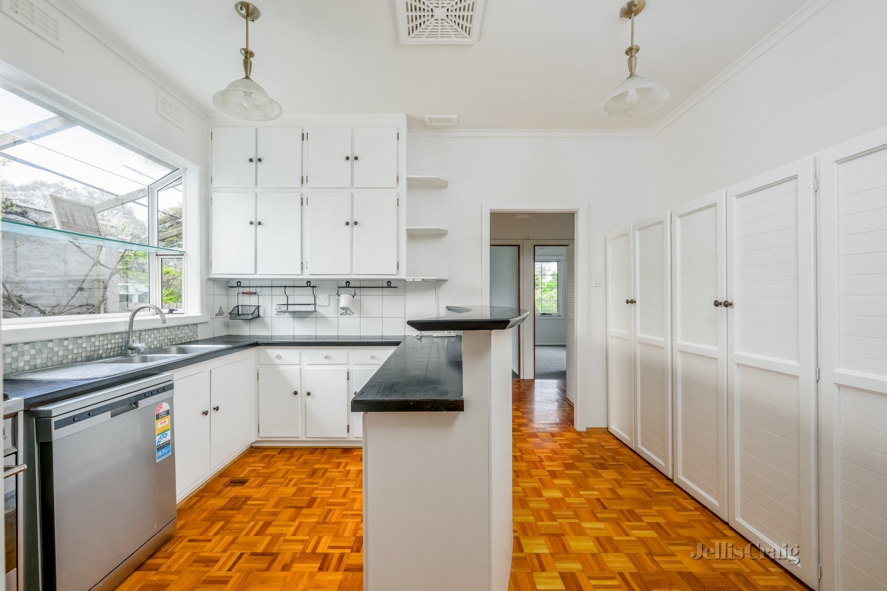 8 Hay Street, Preston image 2