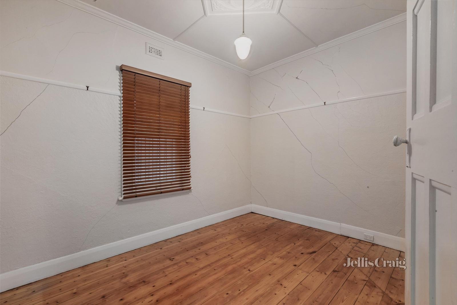 8 Hayes Street, Bentleigh image 9