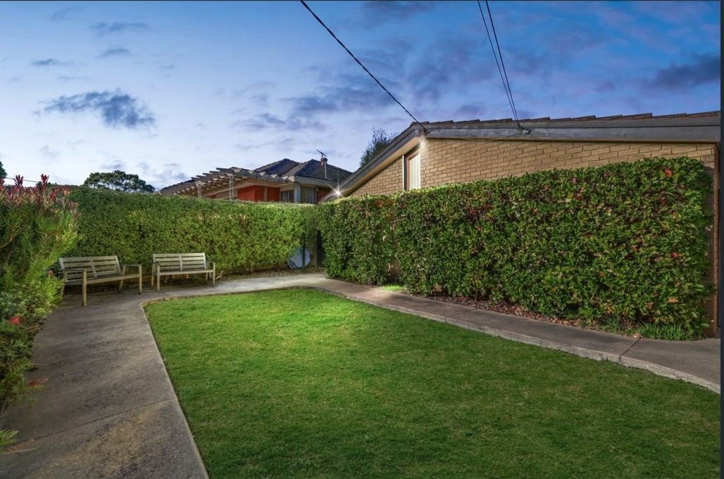 8 Heany Street, Mount Waverley image 11