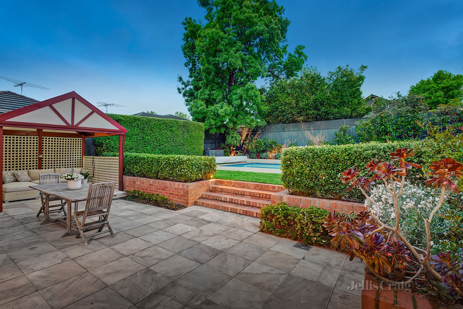 8 Heaton Avenue, Glen Iris image 7