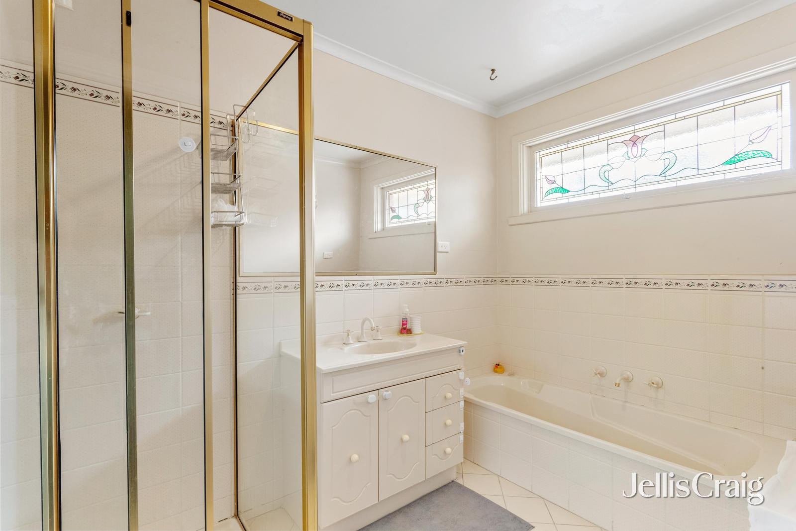 8 Herald Court, Glen Waverley image 5