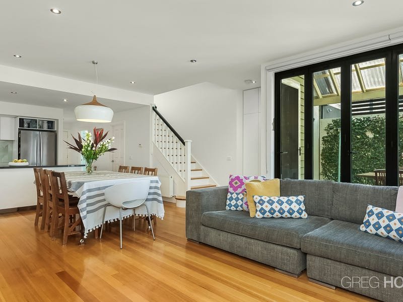 8 Heriot Place, Williamstown image 2