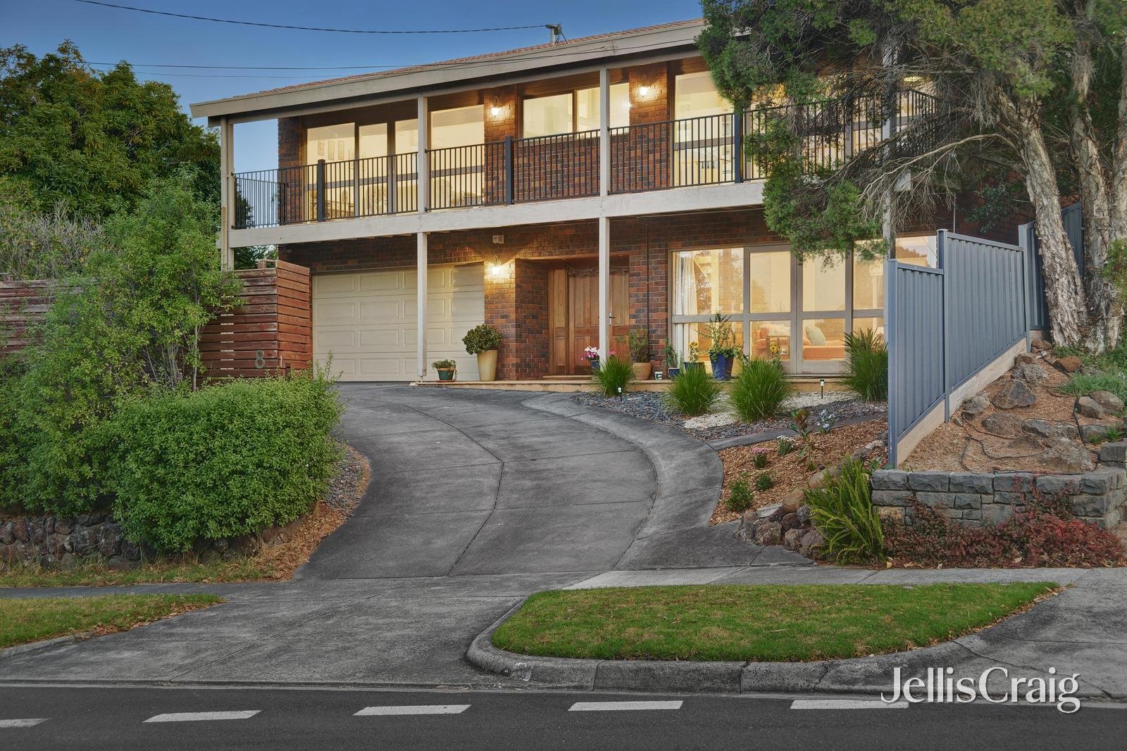 8 Highvale Road, Glen&nbsp;Waverley image 1