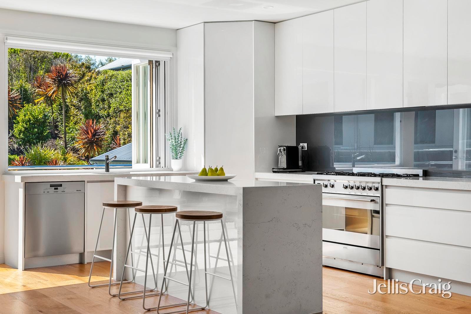 8 Hill Street, Sorrento image 4