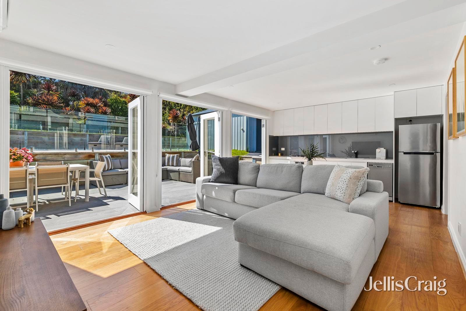 8 Hill Street, Sorrento image 8