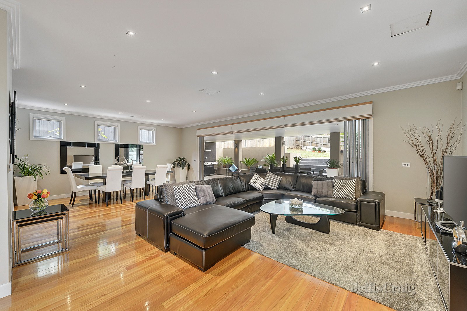 8 Hillview Road, Balwyn North image 3
