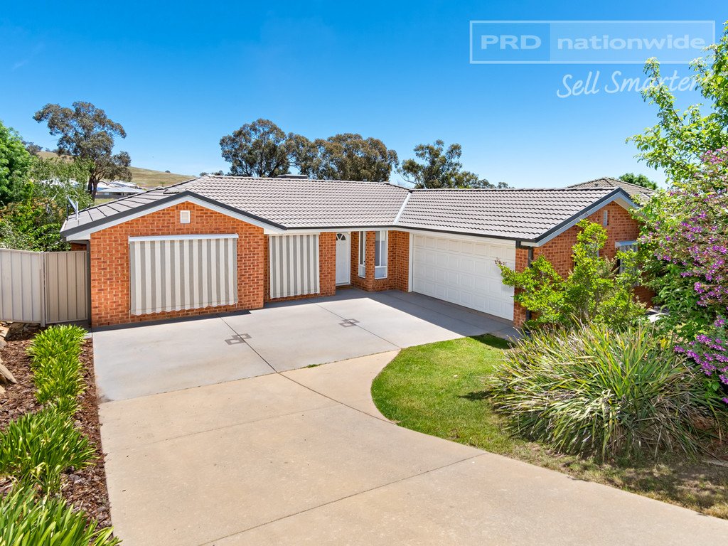 8 Hudson Drive, LLOYD NSW 2650