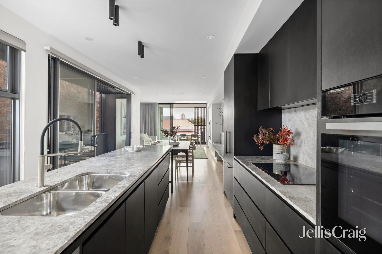 8 Hunter Street, Richmond image 4