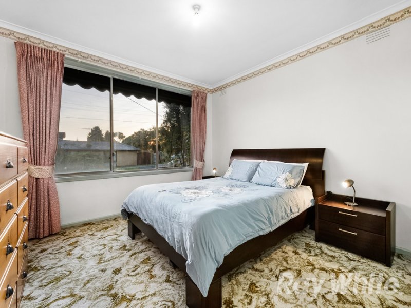 8 Huxley Avenue, Mulgrave image 6