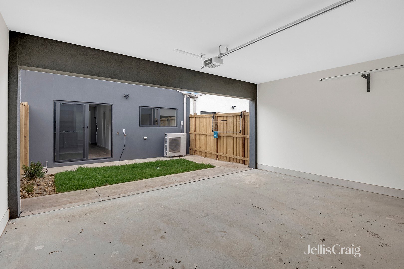 8 Immerse Walk, Wyndham Vale image 12
