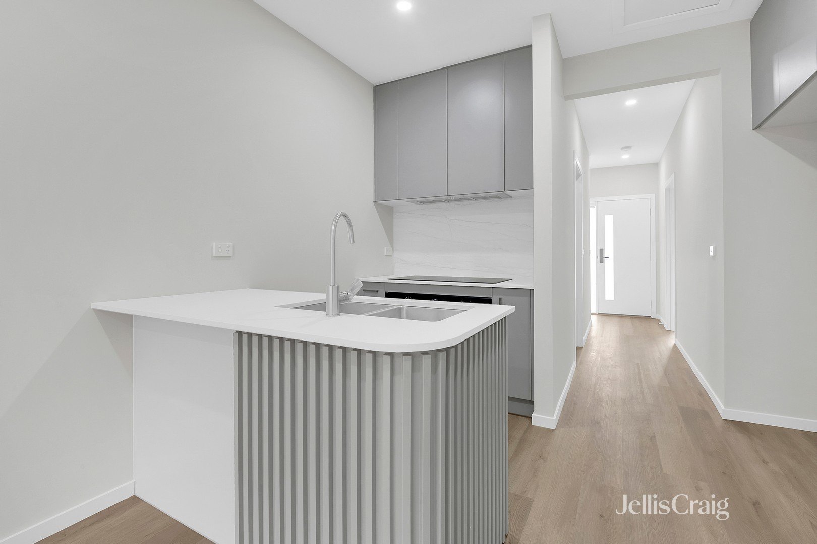 8 Immerse Walk, Wyndham Vale image 2