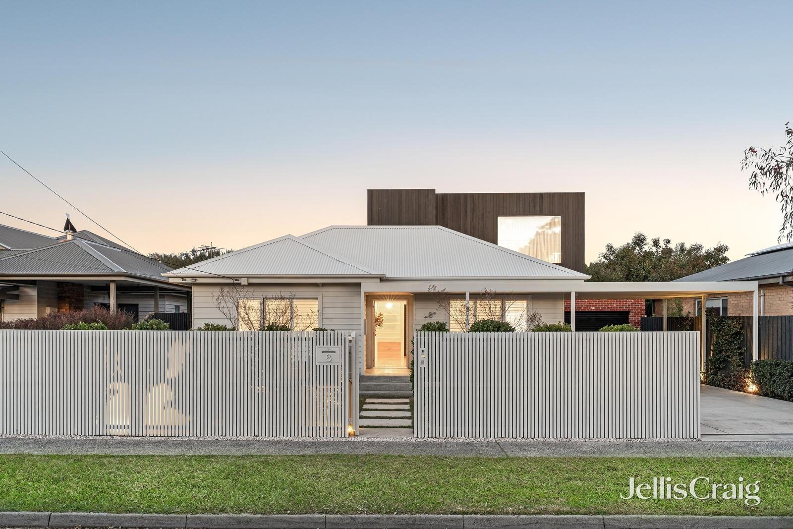 8 James Avenue, Aspendale image 2