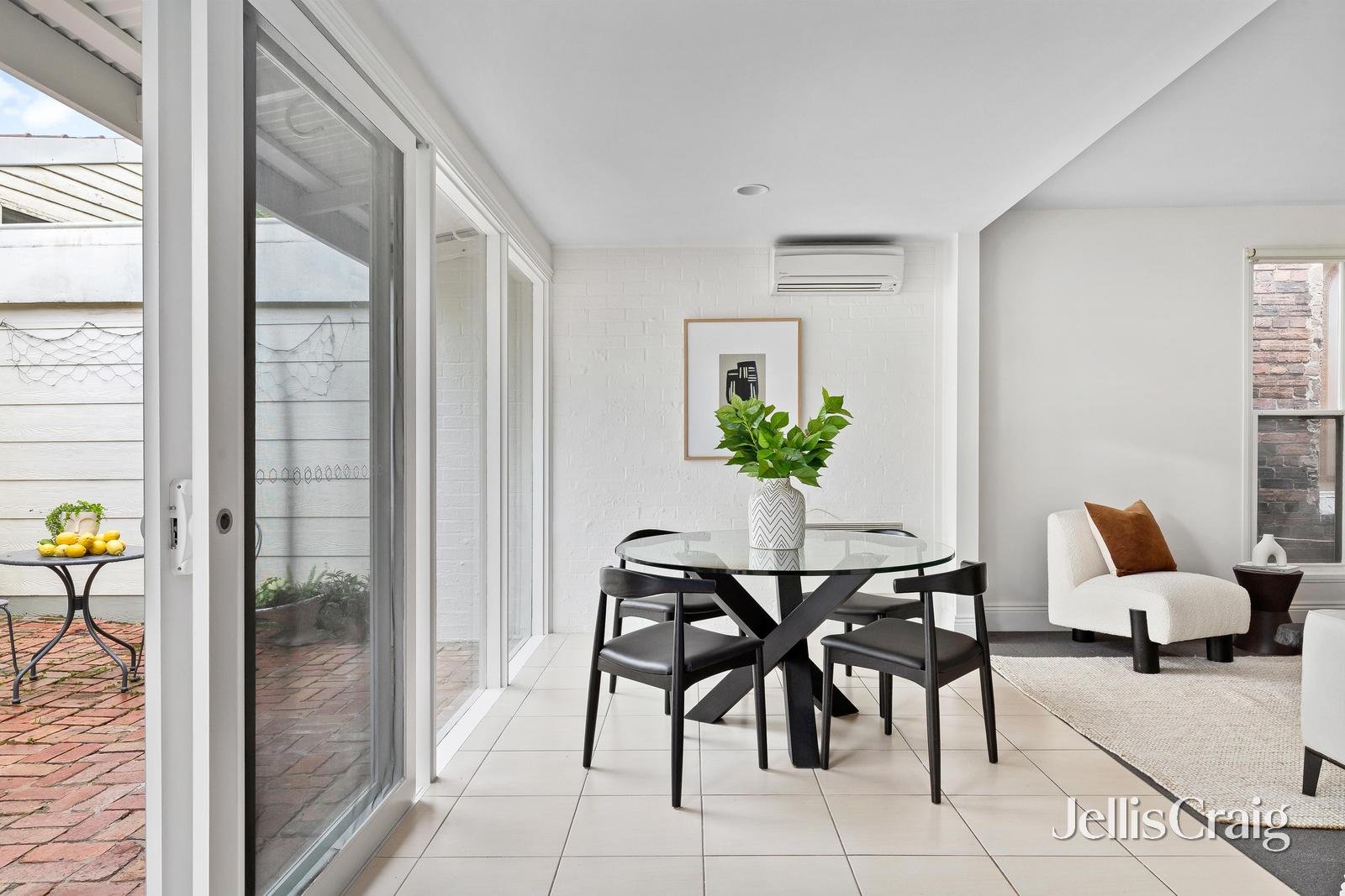 8 James Service Place, South Melbourne image 5