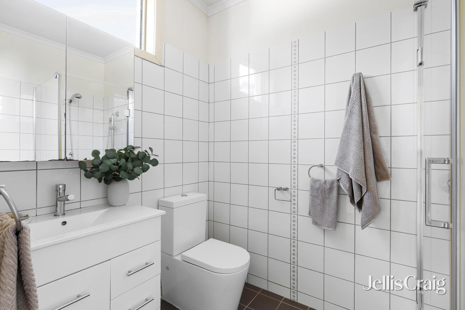 8 James Street, Richmond image 7