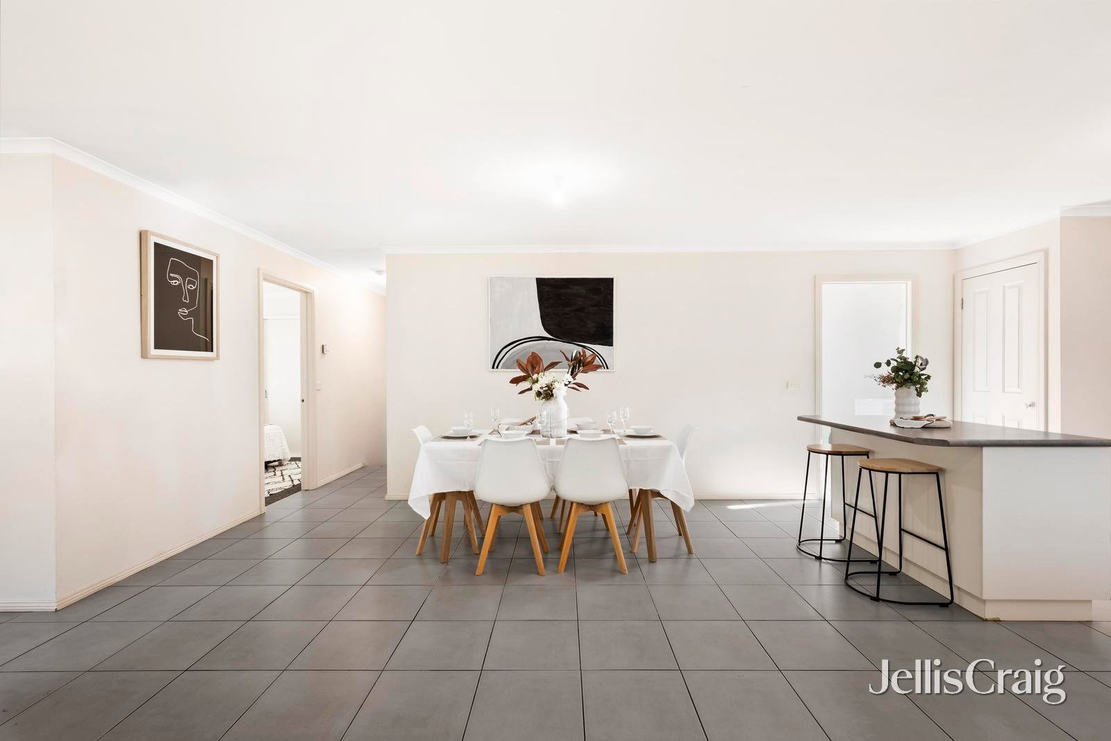 8 Jean Court, Mooroolbark image 4